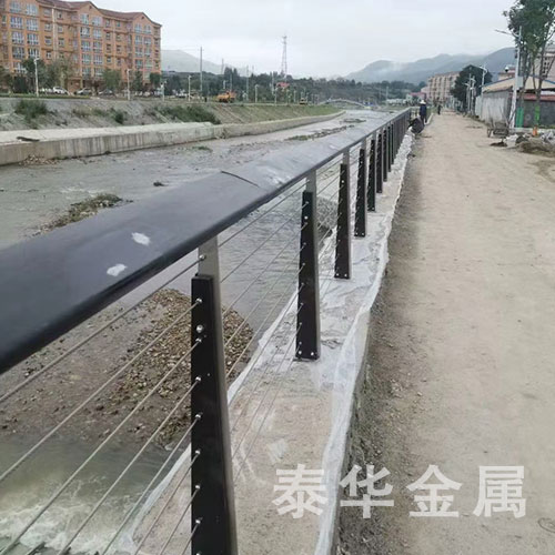 鋼絲繩護欄 鋼絲繩護欄